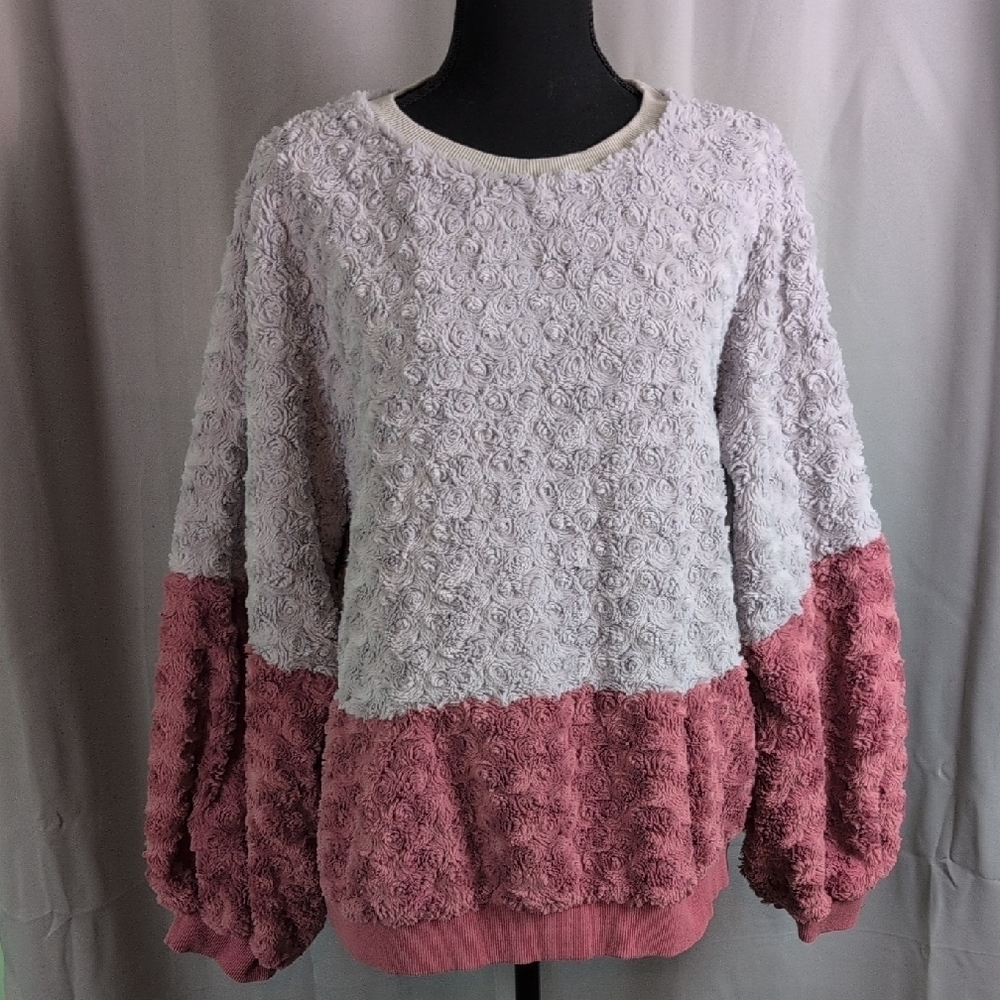 Pink and Gray Crew Neck Sweater with‎ Textured Finish
